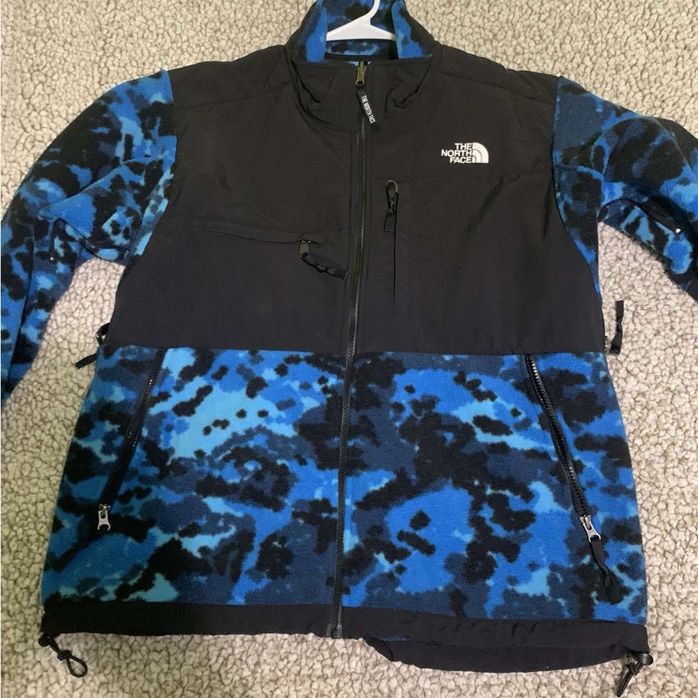 Zip up Jacket, Brand: The North Face, Color: Camo (Blue & Black), Size: L